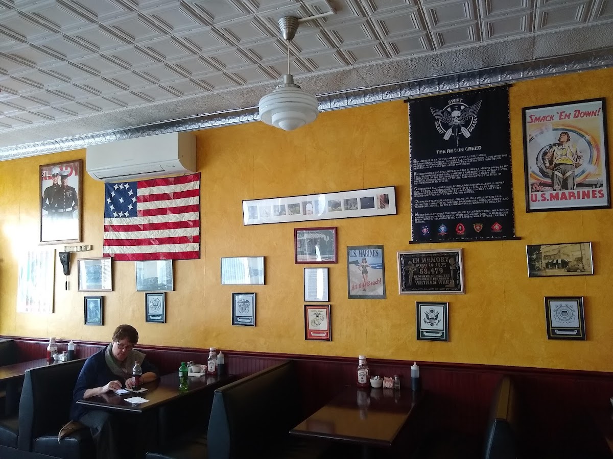 La Monica's Restaurant & Catering